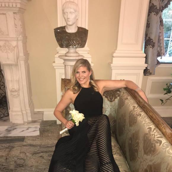 Meet your Posher, Danielle - Picture 1 of 1